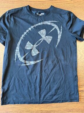 Under Armour Youth Black Graphic Short Sleeve Shirt